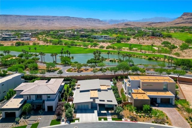 11 Hawkeye Lane, Las Vegas, NV 89135