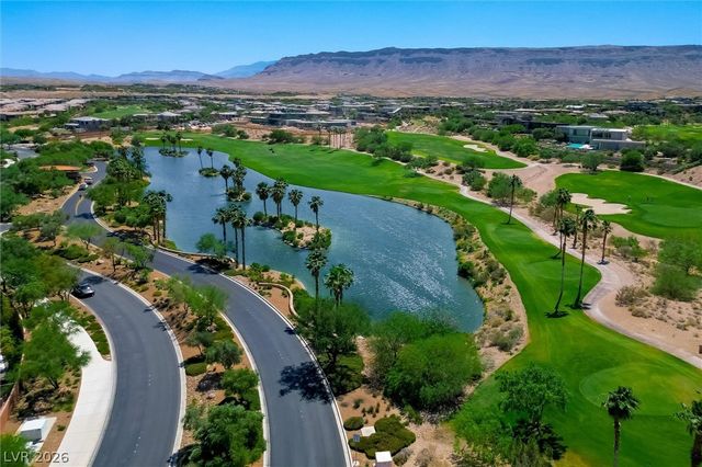 11 Hawkeye Lane, Las Vegas, NV 89135