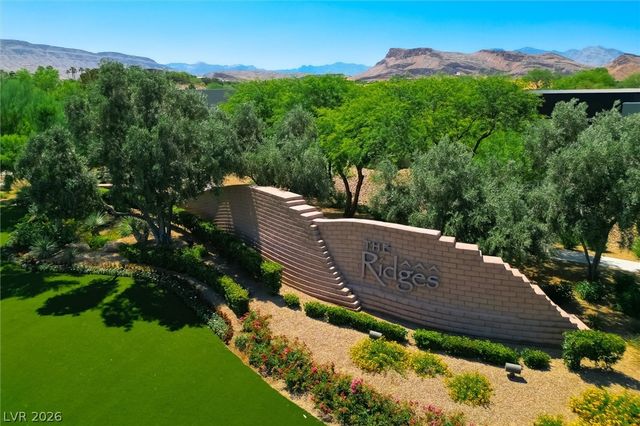 11 Hawkeye Lane, Las Vegas, NV 89135