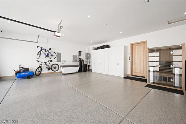 11 Hawkeye Lane, Las Vegas, NV 89135