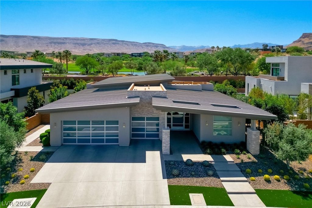 11 Hawkeye Lane, Las Vegas, NV 89135