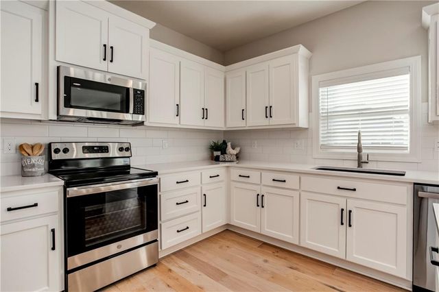 28501 W 161st Terrace, Gardner, KS 66030