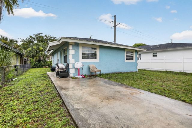 2842 NW 9th Place, Fort Lauderdale, FL 33311
