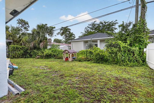 2842 NW 9th Place, Fort Lauderdale, FL 33311