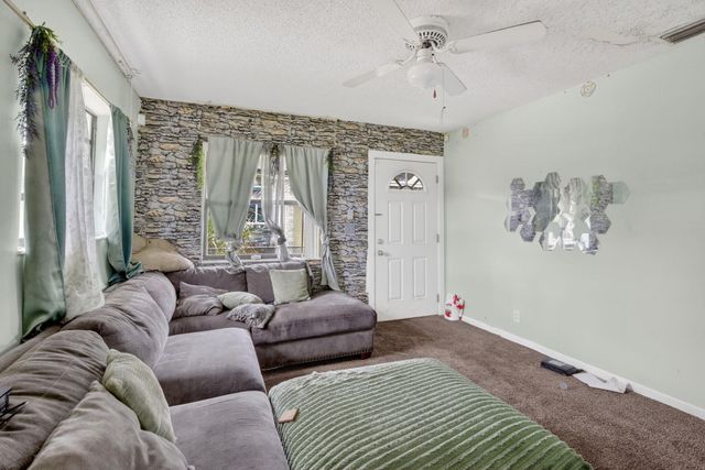2842 NW 9th Place, Fort Lauderdale, FL 33311
