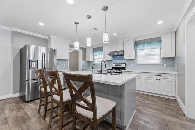9410 Fairdale Lane, Houston, TX 77063