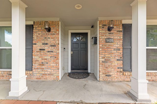 9410 Fairdale Lane, Houston, TX 77063
