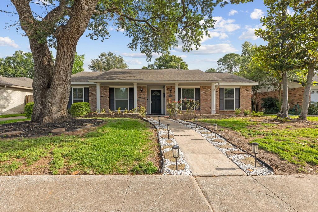 9410 Fairdale Lane, Houston, TX 77063