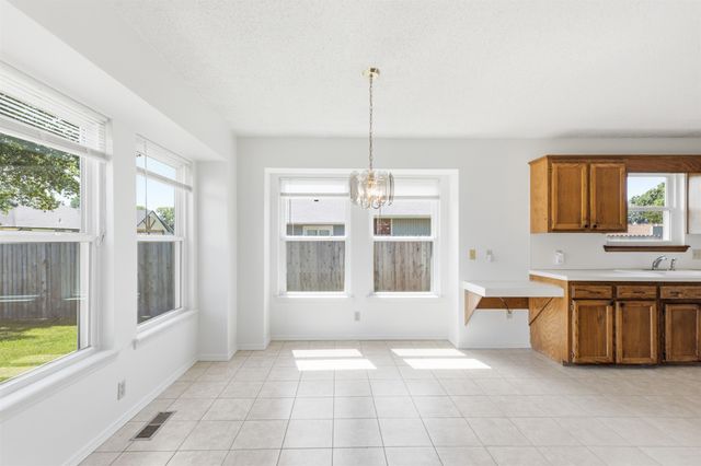 2228 W Natchez Street, Broken Arrow, OK 74011
