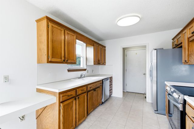 2228 W Natchez Street, Broken Arrow, OK 74011