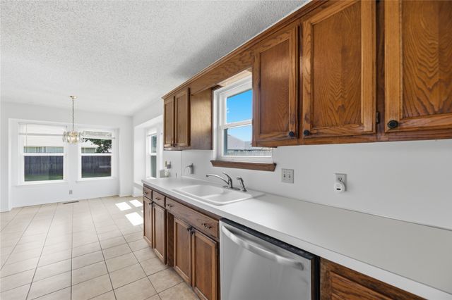 2228 W Natchez Street, Broken Arrow, OK 74011