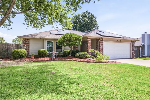 2228 W Natchez Street, Broken Arrow, OK 74011
