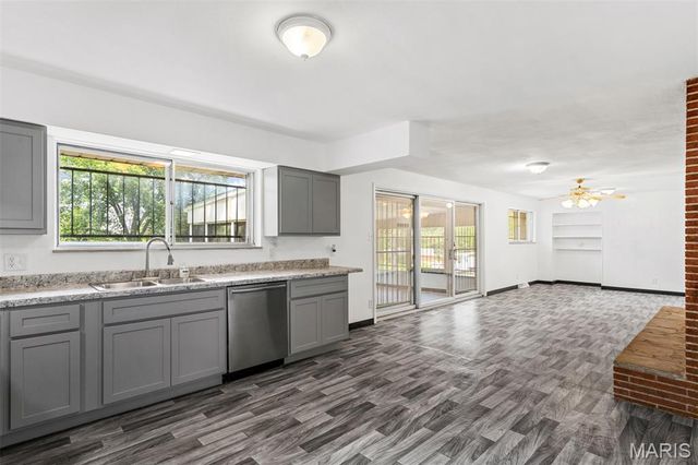 41 Harneywold Drive, Ferguson, MO 63136
