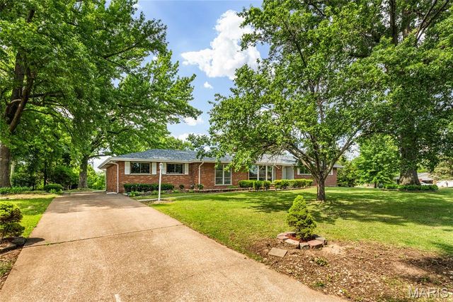41 Harneywold Drive, Ferguson, MO 63136