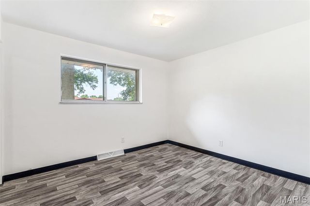 41 Harneywold Drive, Ferguson, MO 63136