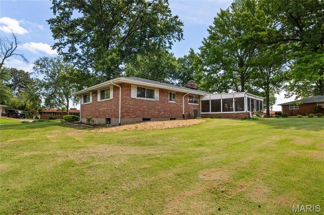 41 Harneywold Drive, Ferguson, MO 63136