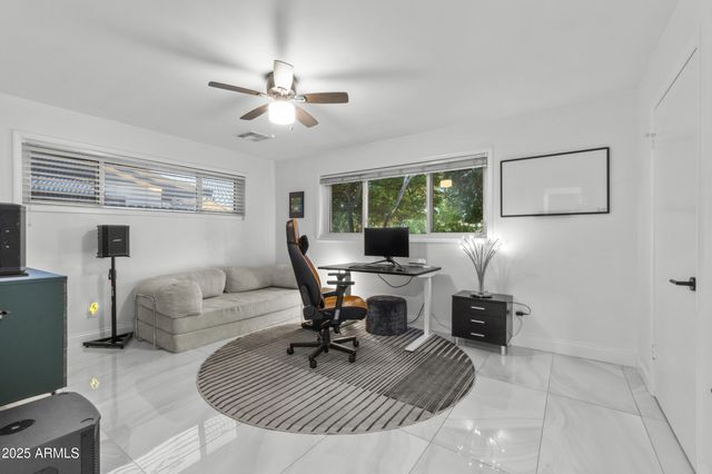 3938 E CHEERY LYNN Road, Phoenix, AZ 85018