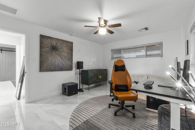 3938 E CHEERY LYNN Road, Phoenix, AZ 85018