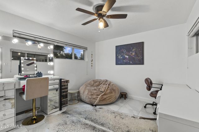 3938 E CHEERY LYNN Road, Phoenix, AZ 85018