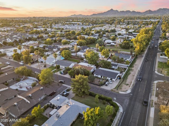 3938 E CHEERY LYNN Road, Phoenix, AZ 85018