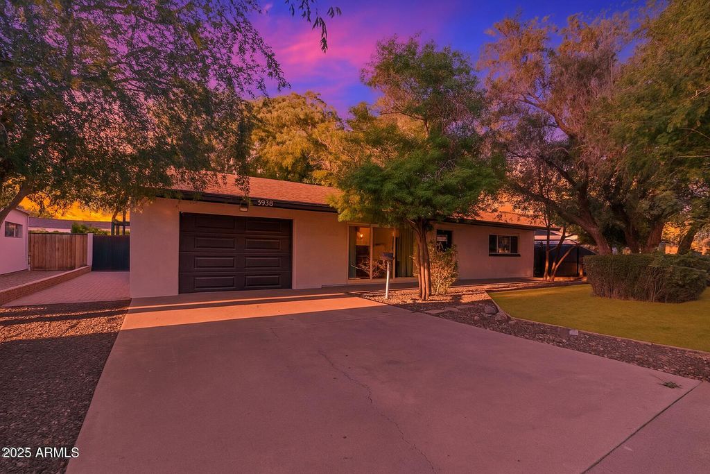 3938 E CHEERY LYNN Road, Phoenix, AZ 85018