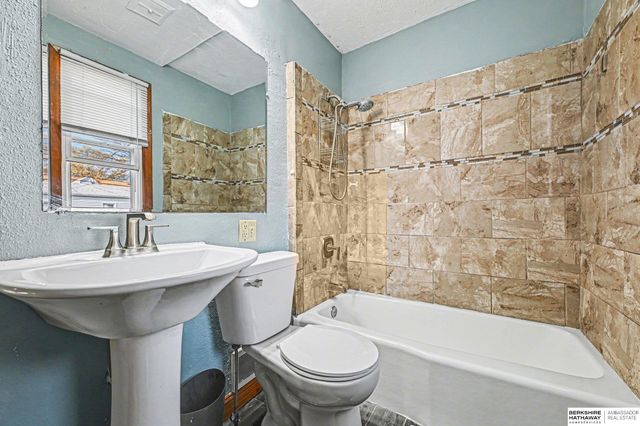 3910 M Street, Omaha, NE 68107