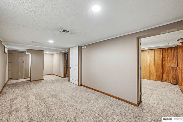 3910 M Street, Omaha, NE 68107