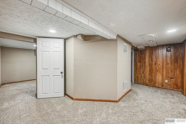 3910 M Street, Omaha, NE 68107