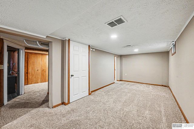 3910 M Street, Omaha, NE 68107