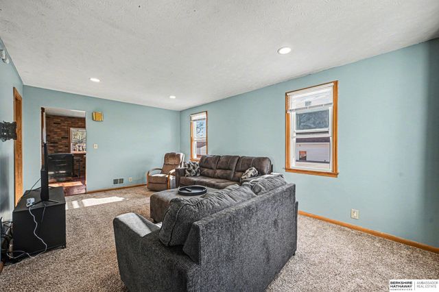 3910 M Street, Omaha, NE 68107