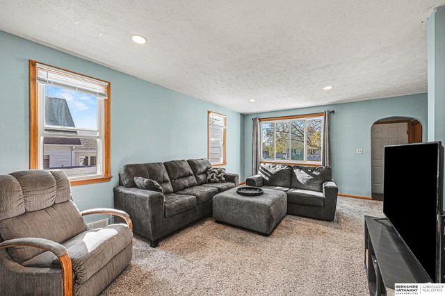 3910 M Street, Omaha, NE 68107