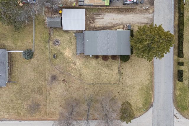 N1340 Cedar ROAD, Genoa City, WI 53128