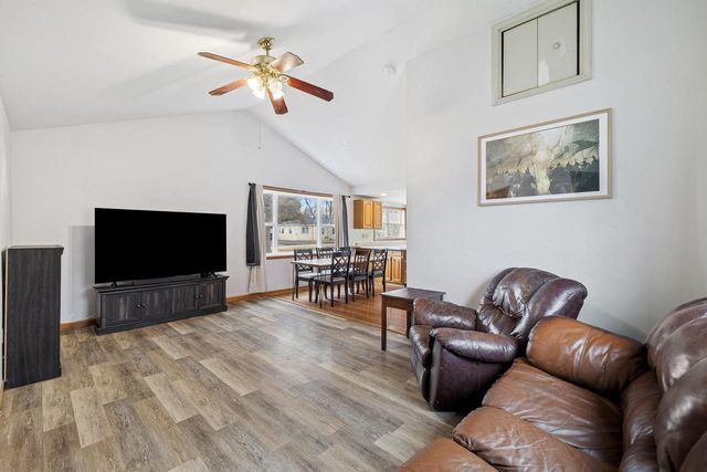 N1340 Cedar ROAD, Genoa City, WI 53128