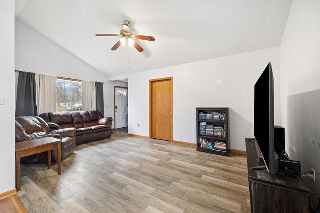 N1340 Cedar ROAD, Genoa City, WI 53128