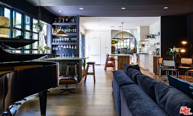 3611 Meier Street, Los Angeles, CA 90066