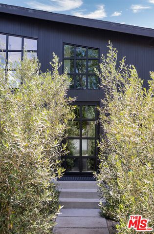 3611 Meier Street, Los Angeles, CA 90066