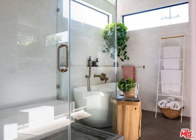 3611 Meier Street, Los Angeles, CA 90066