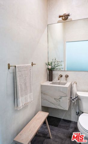 3611 Meier Street, Los Angeles, CA 90066