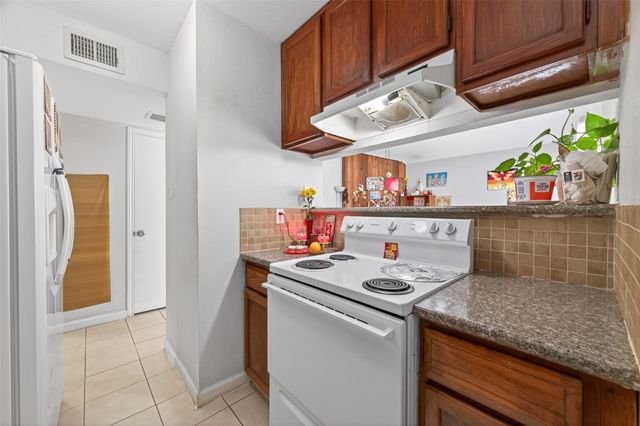 7709 Shadow Hill Lane, Houston, TX 77072