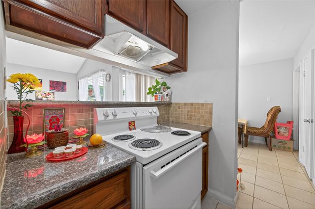 7709 Shadow Hill Lane, Houston, TX 77072