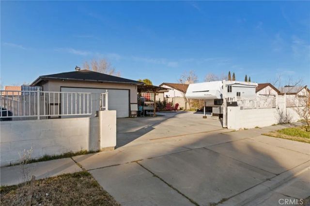 415 E Avenue J13, Lancaster, CA 93535