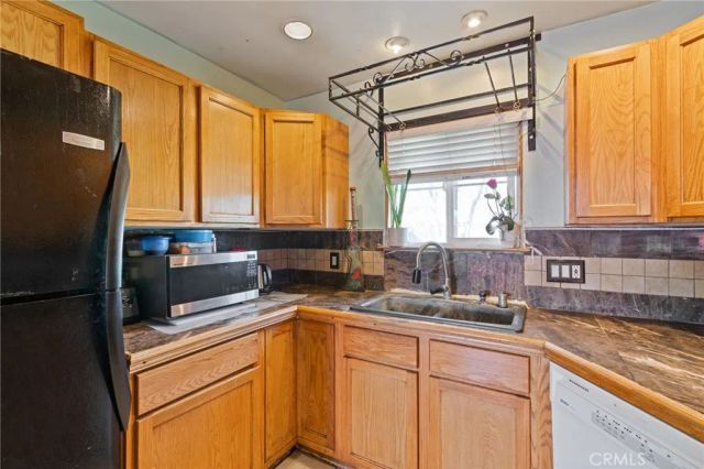 415 E Avenue J13, Lancaster, CA 93535