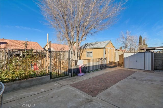 415 E Avenue J13, Lancaster, CA 93535