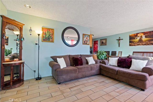 415 E Avenue J13, Lancaster, CA 93535