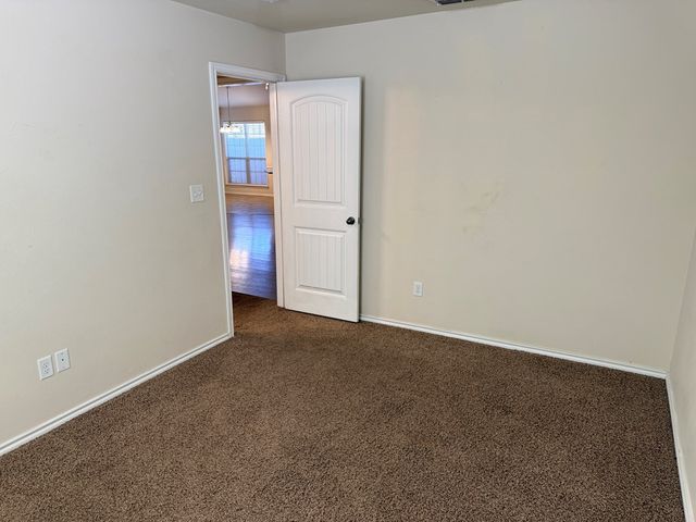 918 Nolan Ryan Dr, Midland, TX 79706