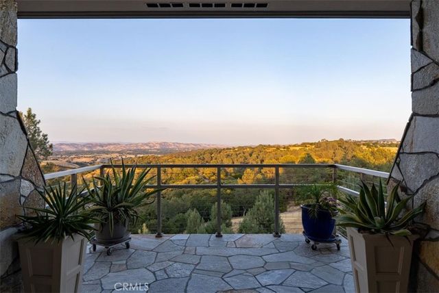 76346 Bryson Hesperia Road, Bradley, CA 93426