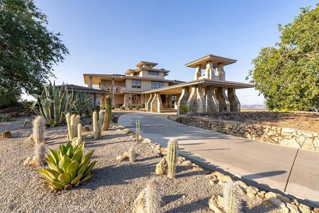 76346 Bryson Hesperia Road, Bradley, CA 93426