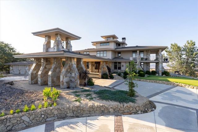 76346 Bryson Hesperia Road, Bradley, CA 93426