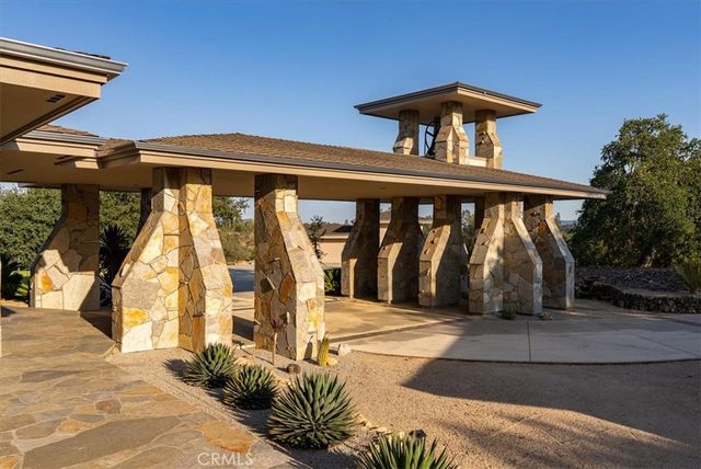 76346 Bryson Hesperia Road, Bradley, CA 93426