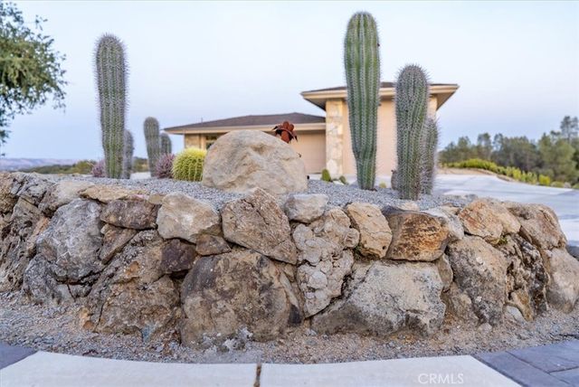 76346 Bryson Hesperia Road, Bradley, CA 93426